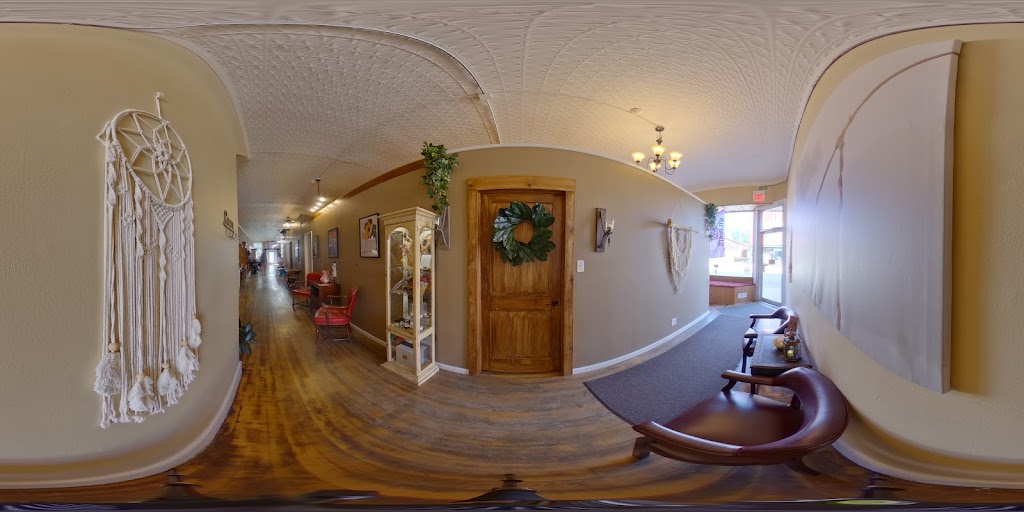 Geri's the Dam Hair Salon 60481
