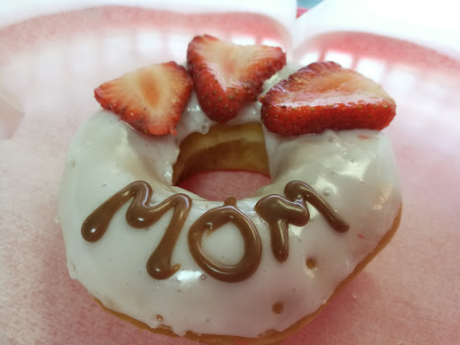 Donut Shop «College Hill Doughnut Co.», reviews and photos, 4618 E Central Ave, Wichita, KS 67208, USA