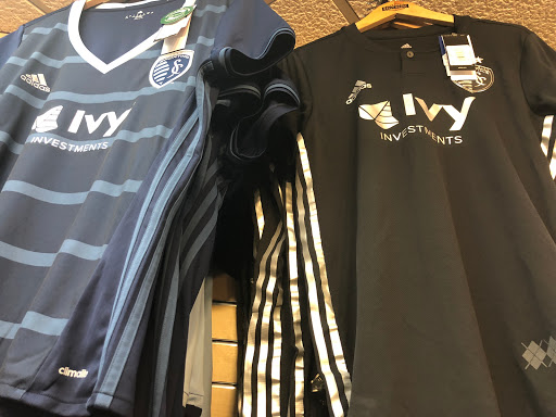 Sportswear Store «Rally House Plaza», reviews and photos, 452 Ward Pkwy, Kansas City, MO 64112, USA