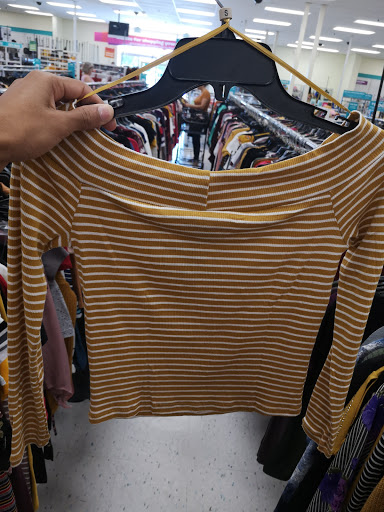 Shopping Mall «Vallejo Plaza Shopping Center», reviews and photos, 3325 Sonoma Blvd, Vallejo, CA 94590, USA