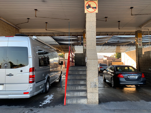 Lucky Pierre Self Services Car Wash en Anaheim