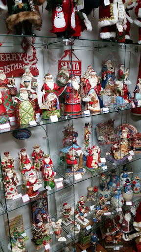 Gift Shop «Beach Basket Gift, Clothing & Christmas Shop», reviews and photos, 4102 Harborview Dr, Gig Harbor, WA 98332, USA