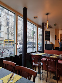 Atmosphère du Restaurant Les Fondus de la Raclette Paris 11° Parmentier - n°4