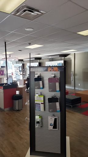 Cell Phone Store «Verizon Authorized Retailer, TCC», reviews and photos, 1870 N State St, North Vernon, IN 47265, USA