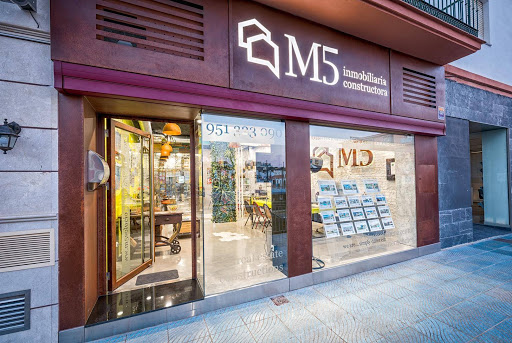 M5 Inmobiliaria 🏘 - Inmobiliaria en Torre del M - C. Azucena, Local 4, 29740 Torre del Mar, Málaga, España