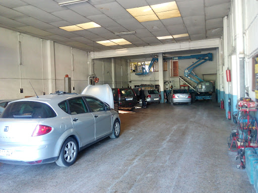 Talleres y Gruas Sallan en Graus, Huesca