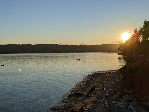 Grocery Store «Indianola Country Store & Deli», reviews and photos, 9175 NE Shore Dr, Indianola, WA 98342, USA