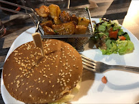 Hamburger du Restaurant La Bouche Rit à Fleury - n°3