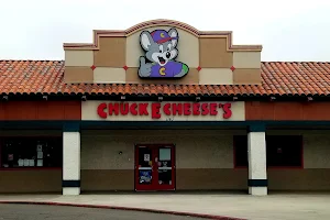 Chuck E. Cheese image