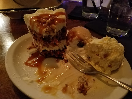 American Restaurant «Crooners Lounge and Supper Club», reviews and photos, 6161 Hwy 65 NE Highway 65 Northeast, Fridley, MN 55432, USA