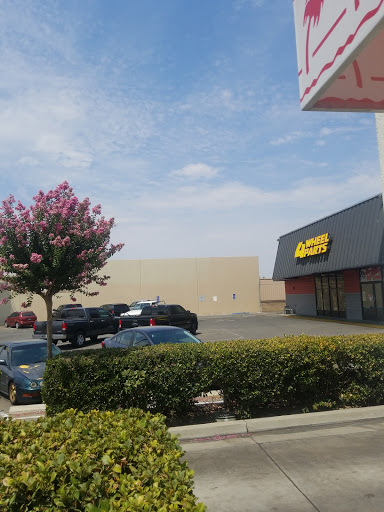 Truck Accessories Store «4 Wheel Parts - Fresno», reviews and photos, 4326 N Blackstone Ave, Fresno, CA 93726, USA