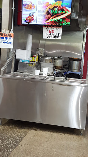 Supermarket «Familia Fresh Market Berwyn», reviews and photos, 3308 S Oak Park Ave, Berwyn, IL 60402, USA