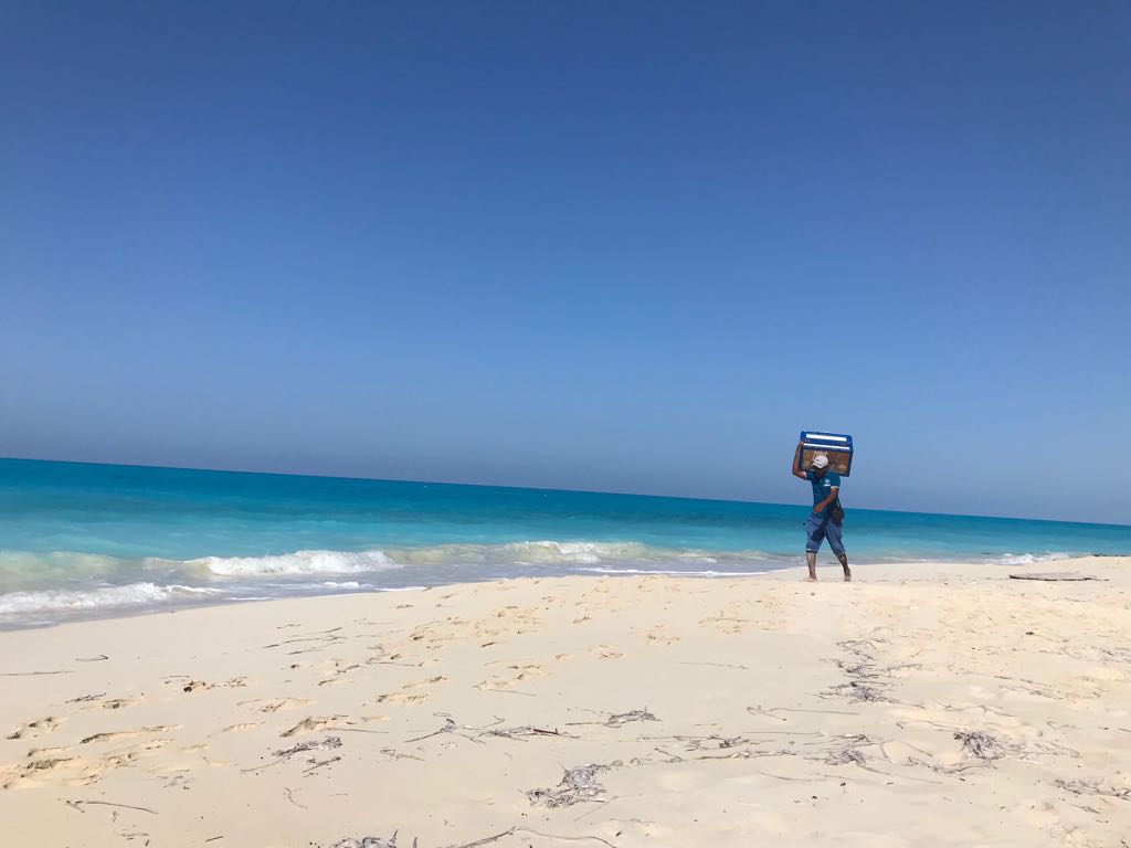 Foto de La Femme Beach com praia espaçosa