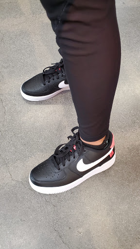 Shoe Store «WSS», reviews and photos, 460 San Fernando Mission Blvd, San Fernando, CA 91340, USA