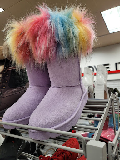 Clothing Store «Burlington Coat Factory», reviews and photos, 833 Lancaster Dr NE, Salem, OR 97301, USA