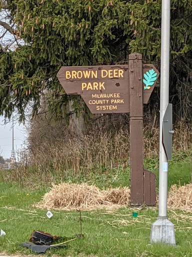 Golf Course «Brown Deer Park Golf Course», reviews and photos, 7625 N Range Line Rd, Glendale, WI 53209, USA