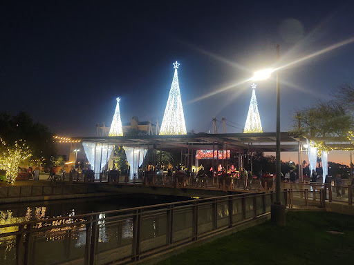 Shopping Mall «Scottsdale Waterfront», reviews and photos, 7135 E Camelback Rd #165, Scottsdale, AZ 85251, USA