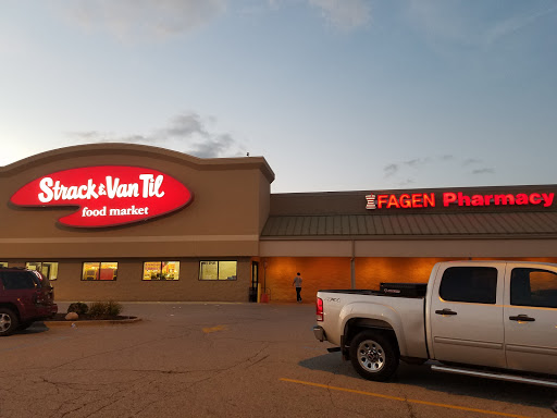Grocery Store «Strack & Van Til Food Market And Cafe And Deli», reviews and photos, 7760 E 37th Ave, Hobart, IN 46342, USA