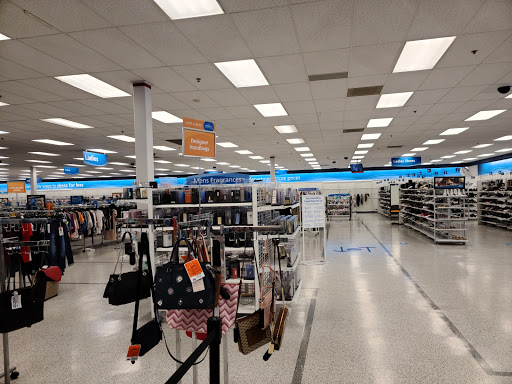 Clothing Store «Ross Dress for Less», reviews and photos, 7288 Guilford Dr, Frederick, MD 21704, USA