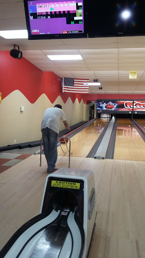 Bowling Alley «King Pin Lanes», reviews and photos, 321 Crews St, Lawrenceburg, TN 38464, USA