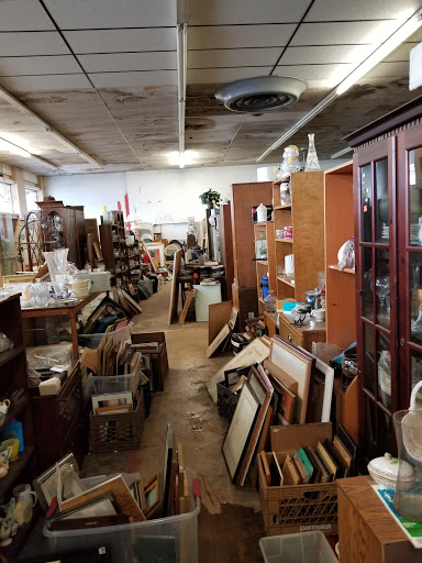 Antique Store «Englishtown Antiques & Used», reviews and photos, 42 Main St, Englishtown, NJ 07726, USA