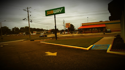 Restaurant «SUBWAY®Restaurants», reviews and photos, 3402 Pemberton Square Blvd, Vicksburg, MS 39180, USA