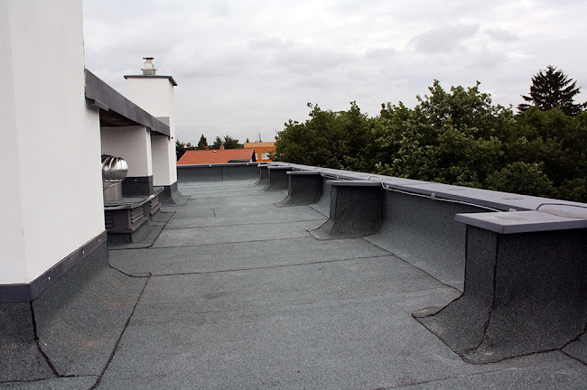 Spolehlivé střechy - Úklidová služba