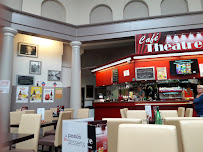 Atmosphère du Restaurant Cafe Theatre à Le Pontet - n°5