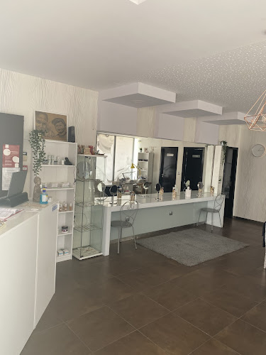 Sofia Casanova Beauty Center - Salão de Beleza