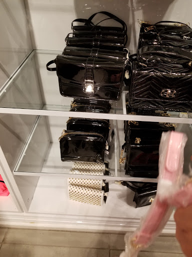 Clothing Store «Forever 21», reviews and photos, 10300 Little Patuxent Pkwy #1780, Columbia, MD 21044, USA