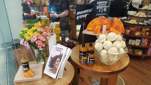 Cosmetics Store «Lush Cosmetics», reviews and photos, 7101 Democracy Blvd, Bethesda, MD 20817, USA