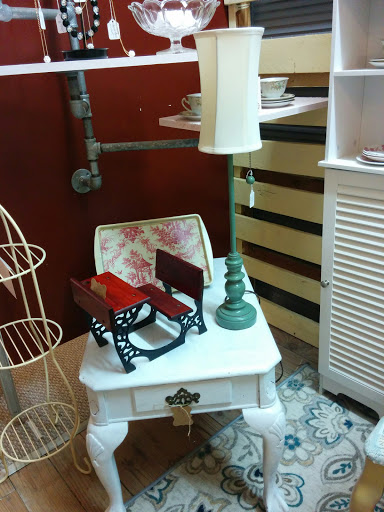 Antique Store «Levee Street Market Place», reviews and photos, 1001 Levee St, Vicksburg, MS 39183, USA