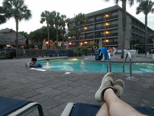 Bar & Grill «Tiki Hut», reviews and photos, 1 S Forest Beach Dr, Hilton Head Island, SC 29928, USA