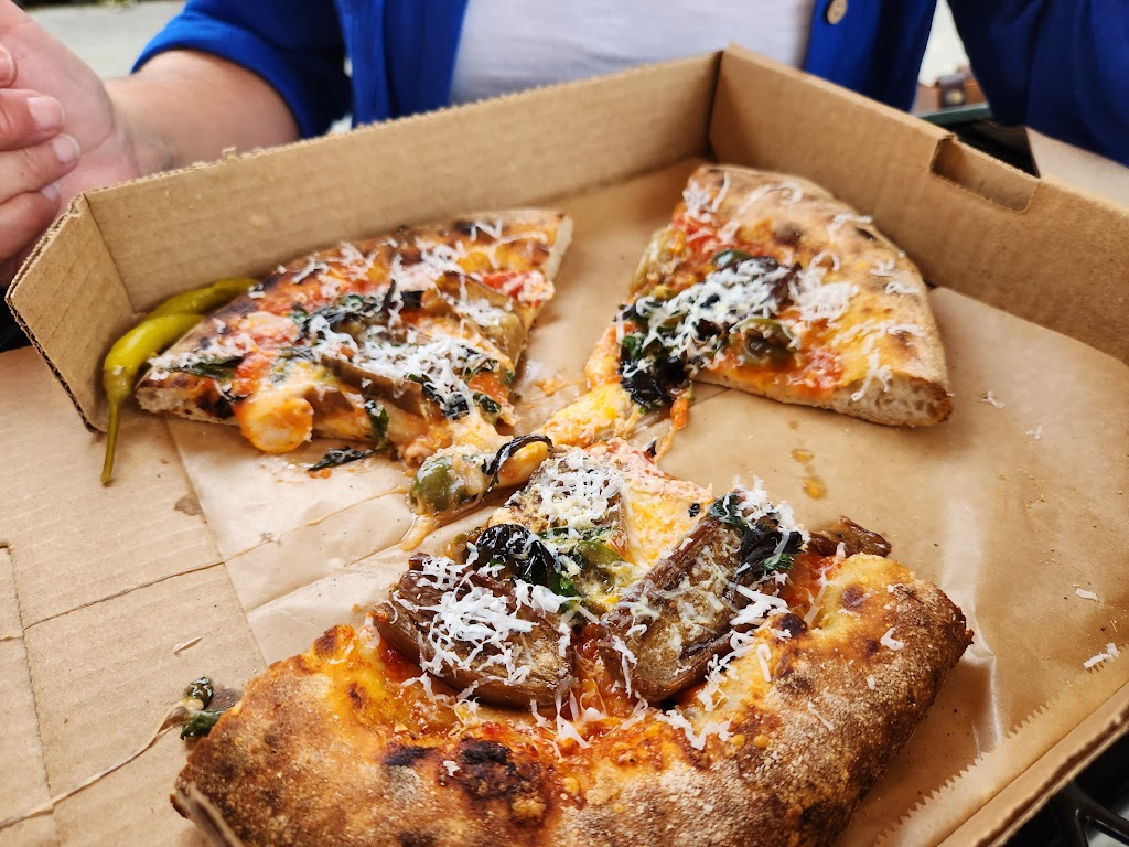 Salita Pizza 28401