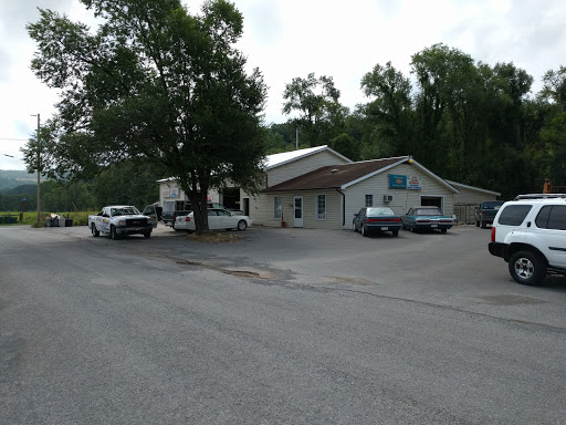 D Street Garage in Petersburg, West Virginia