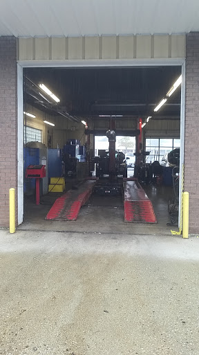 Tire Shop «Firestone Complete Auto Care», reviews and photos, 783 W Golf Rd, Des Plaines, IL 60016, USA