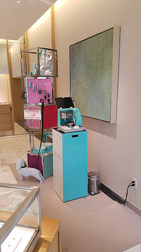 Jewelry Store «Tiffany & Co.», reviews and photos, 395 Santa Monica Blvd, Santa Monica, CA 90401, USA