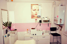 Nicole Beauty Studio Bragadiru: Coafor, Machiaj, Salon Cosmetica,Salon Unghii Bragadiru