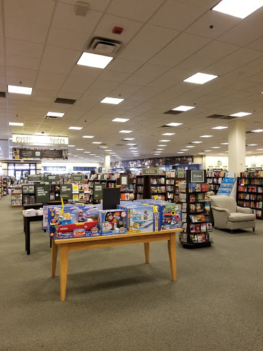 Book Store «Barnes & Noble», reviews and photos, 1758 S Val Vista Dr, Mesa, AZ 85204, USA