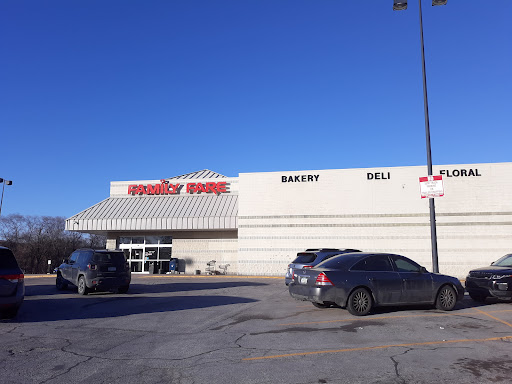 Grocery Store «Family Fare Supermarket», reviews and photos, 1801 Valley View Dr, Council Bluffs, IA 51503, USA