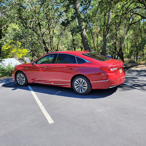 Car Bright en Grass Valley