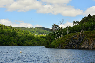 Bureau touristique lac de Guerlédan à Caurel