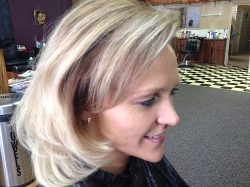 Hair Salon «Avenue Hair Styling & Day Spa», reviews and photos, 630 S Kansas Ave, Topeka, KS 66603, USA