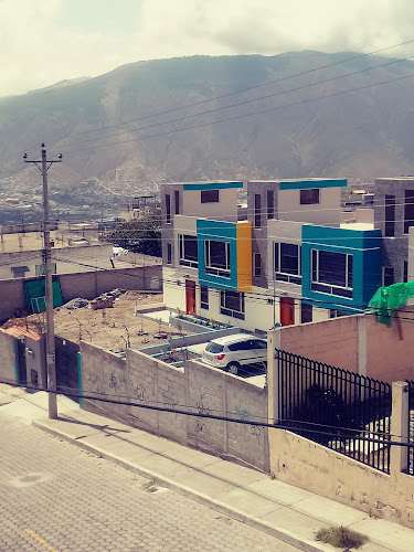Opiniones de Colinas Del Valle en Quito - Gimnasio