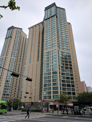 Hanhwa Obelisk Apartment