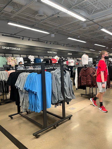 Sporting Goods Store «Nike Factory Store», reviews and photos, 5050 Factory Shops Blvd #905, Castle Rock, CO 80108, USA