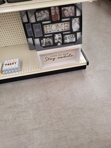 Discount Store «Big Lots», reviews and photos, 820 Lane Allen Rd, Lexington, KY 40504, USA