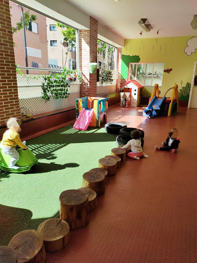 Huellas De Lagartijas. Escuela Infantil Respetuosa ( San Sebastián De Los Reyes)