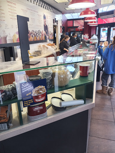 Ice Cream Shop «Cold Stone Creamery», reviews and photos, 1 Levee Way #2104, Newport, KY 41071, USA