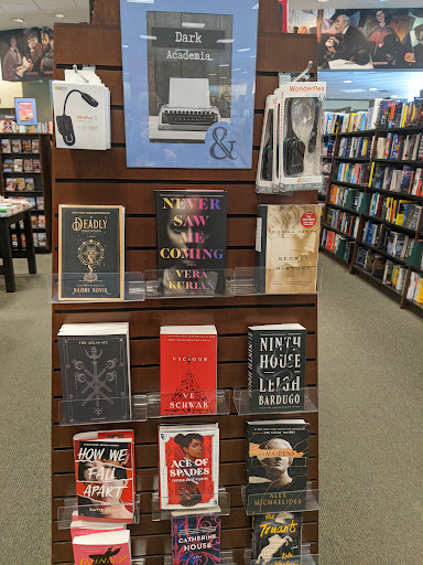 Book Store «Barnes & Noble», reviews and photos, 1819 Reisterstown Rd, Pikesville, MD 21208, USA